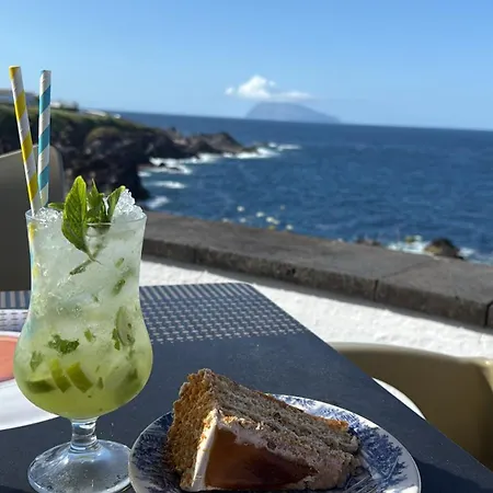 Estrelitzia Sea View 1 A 6 P Ferienhaus Lomba (Flores)