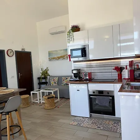 Estrelitzia Sea View 1 A 6 P Lomba (Flores)