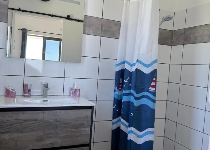 Estrelitzia Sea View 1 A 6 P * Lomba (Flores)